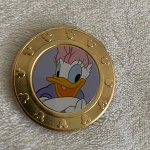 Frankford Daisy purple background coin